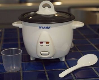 Oyama 3 Cup (uncooked rice) Traditional Rice Cooker-Warmer
